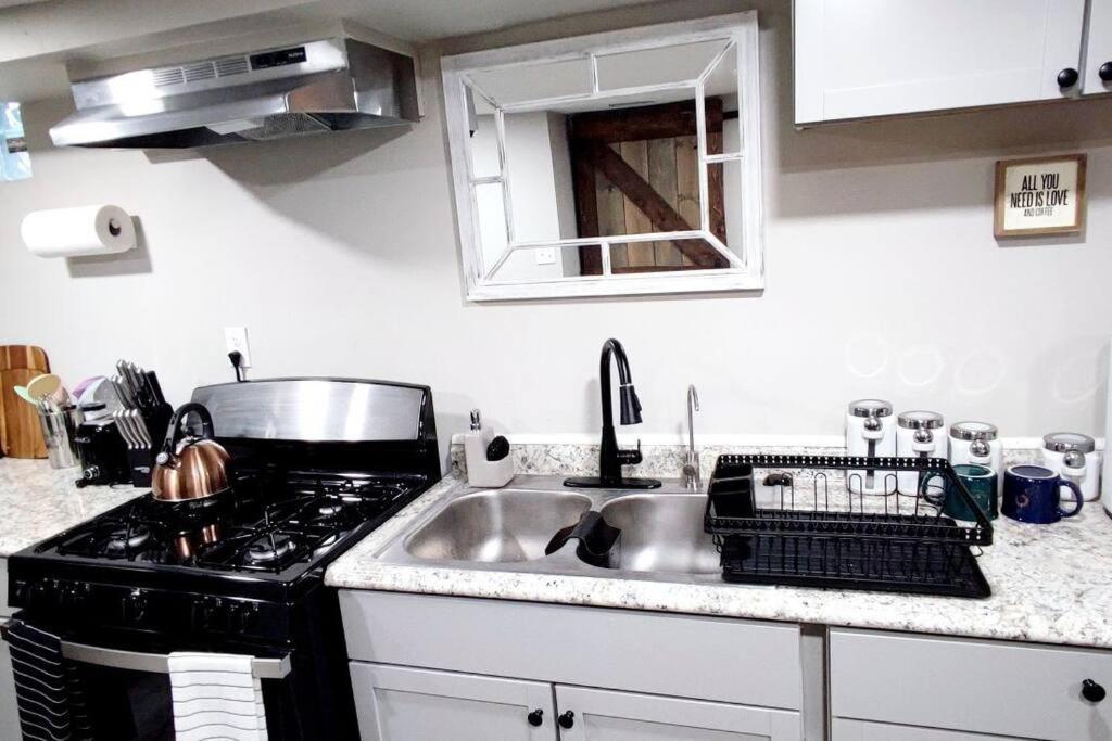 Spacious Suite Close To Downtown Indy/ King Bed 印第安納波利斯 外观 照片