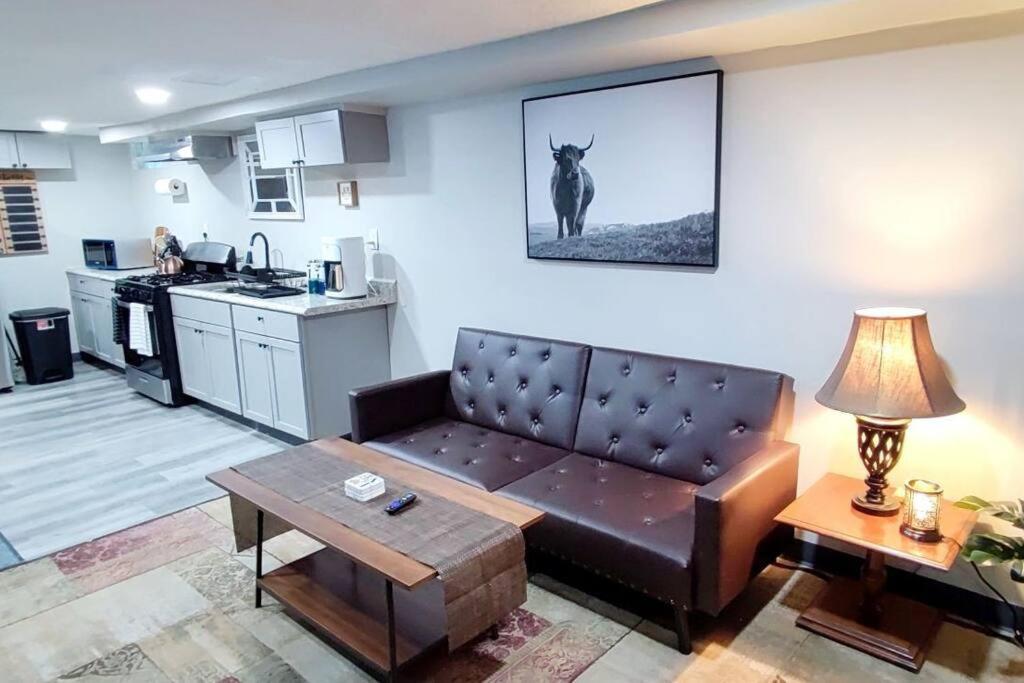 Spacious Suite Close To Downtown Indy/ King Bed 印第安納波利斯 外观 照片