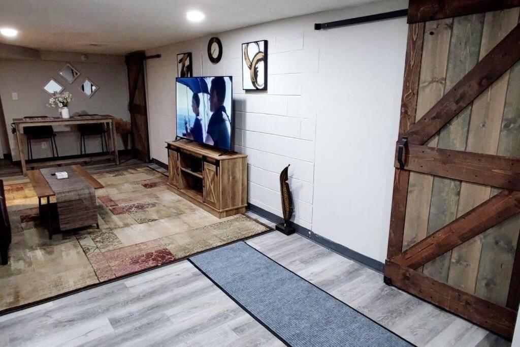 Spacious Suite Close To Downtown Indy/ King Bed 印第安納波利斯 外观 照片