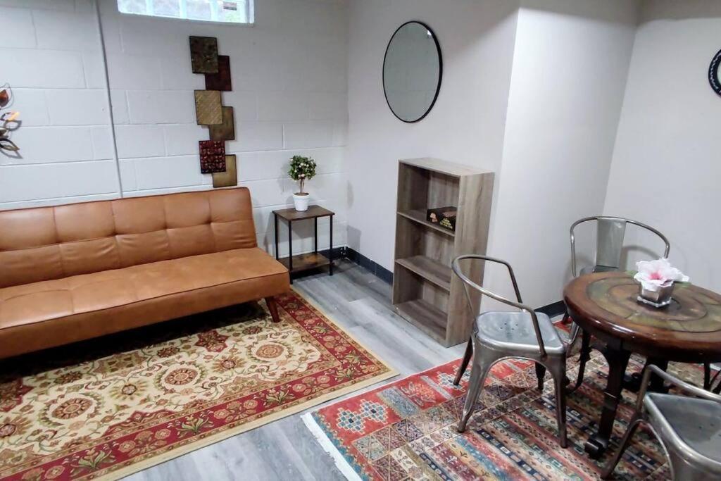 Spacious Suite Close To Downtown Indy/ King Bed 印第安納波利斯 外观 照片