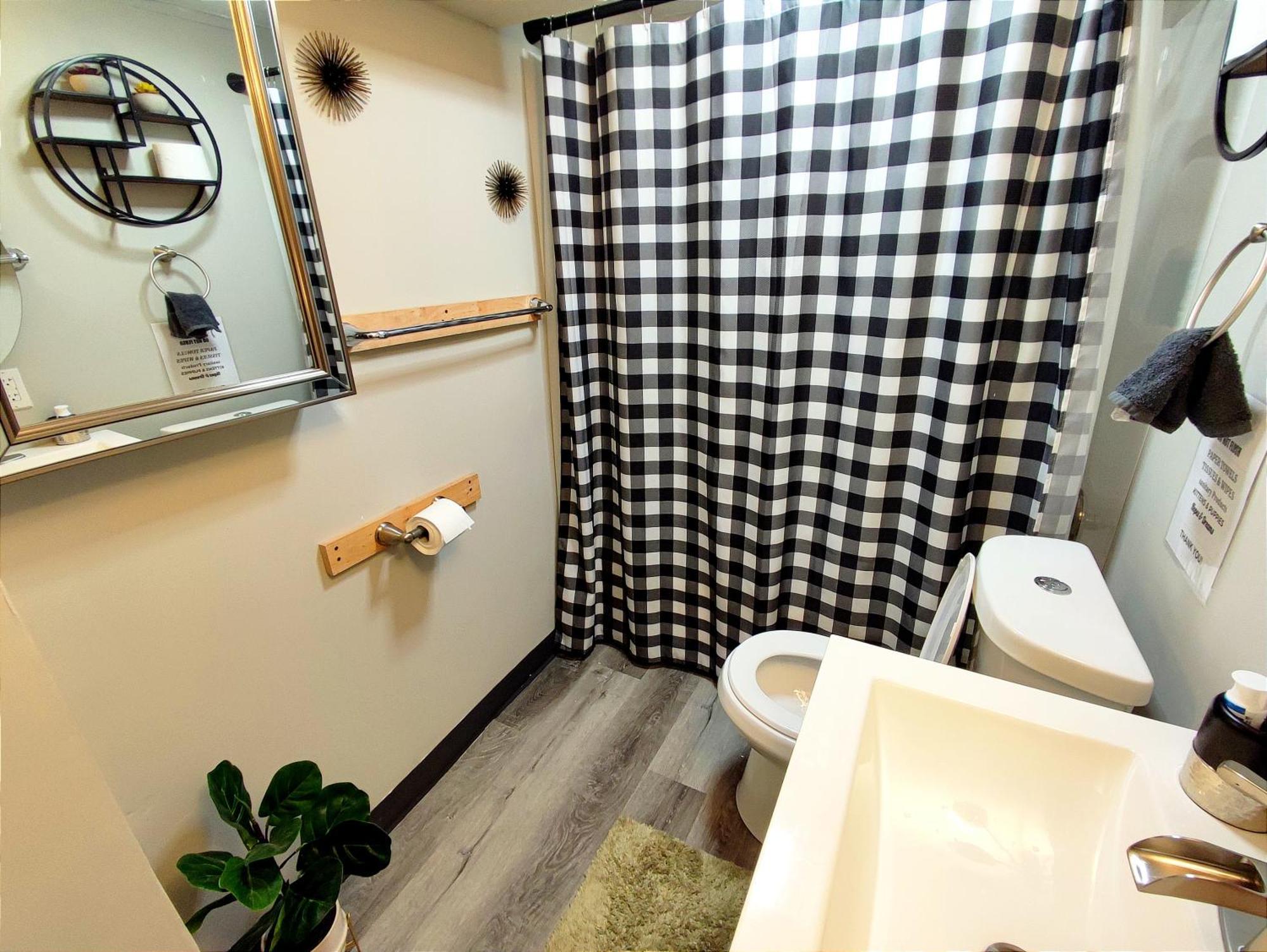 Spacious Suite Close To Downtown Indy/ King Bed 印第安納波利斯 外观 照片